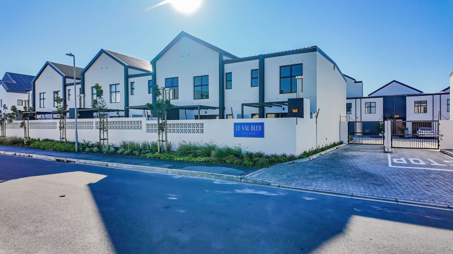 To Let 3 Bedroom Property for Rent in Sandown Western Cape